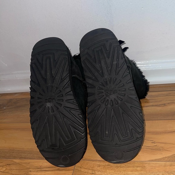 BLACK BAILEY BOW UGG AUSTRALIA BOOTS KIDS SIZE 5/WOMEN 7.5 - Picture 5 of 5
